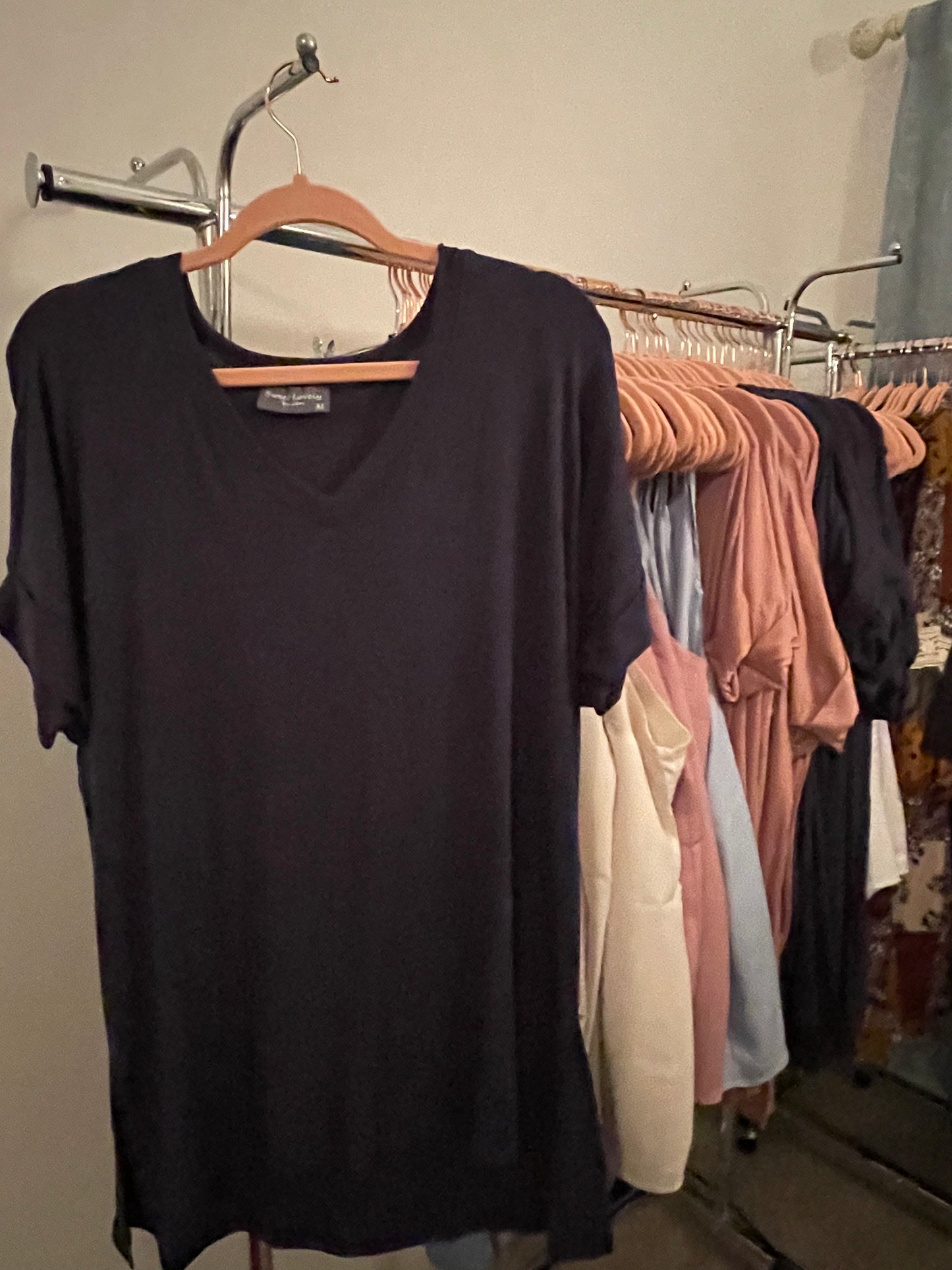 V-Neck Ribbed Comfort Tshirt in Navy